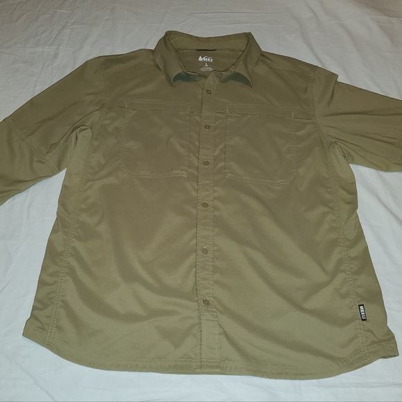 REI Co-op Shirt Mens Sahara Tech Vented Roll Tab Outdoor Camping Lightweight Tan - Picture 2 of 9